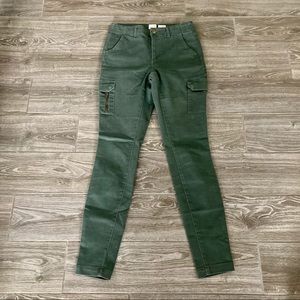 A New Day Womens Mid Rise Stretch Green Cargo Pants / Size 4